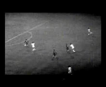 George Best goal (Manchester U vs Benfica)