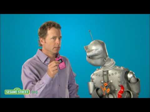 Sesame Street: Greg Kinnear: Machine