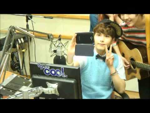 130605 SUKIRA - Ryeowook took selca with Juniel, Jisoo & Seung Woo
