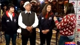 Mahavir Singh Phogat With Geeta And Babita Phogat - Real Dangal Stars Interview