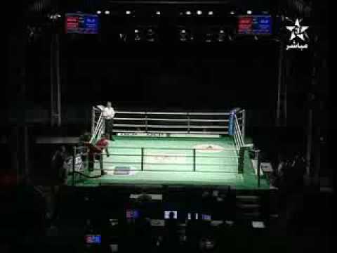 الملاكم شعيب بولوديناة يفوز يالضربة القاضية