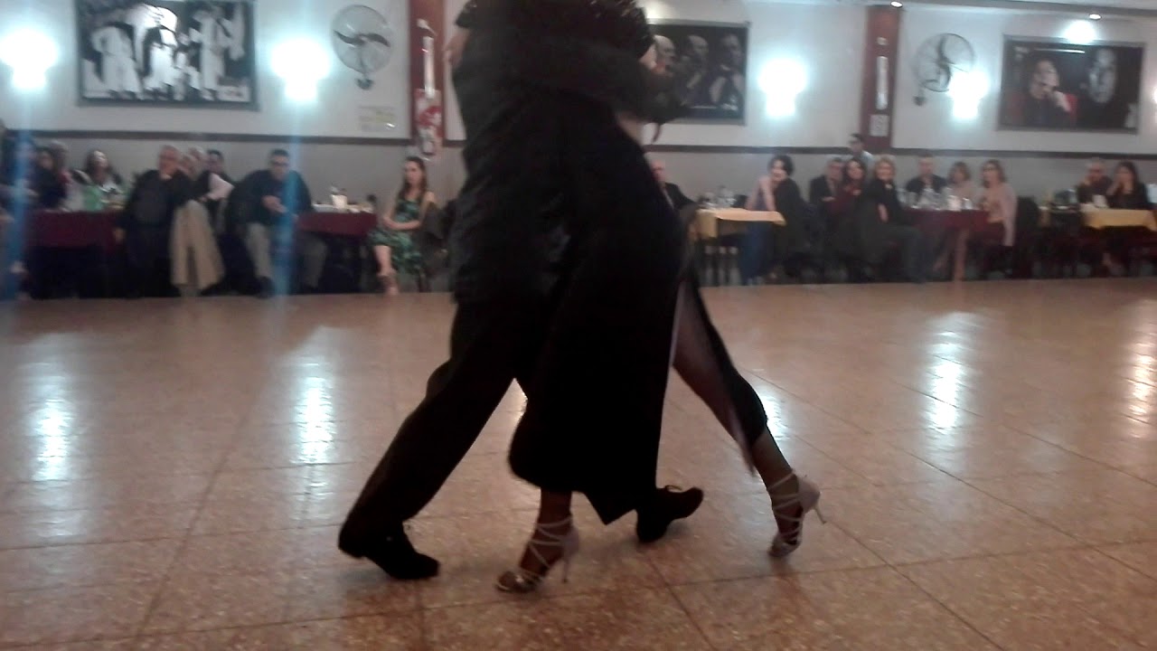 Laura Smart y Joaquín Besga bailan "El Trompito"  Ángel D'Agostino - Ángel Vargas