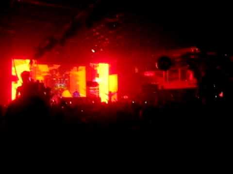 ASOT 450 Toronto - Ali & Fila / The Guv cooling down the crowd!