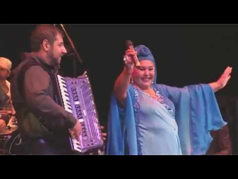 THE GYPSY QUEENS & KINGS feat  MAHALA RAI BANDA & ESMA REDZEPOVA