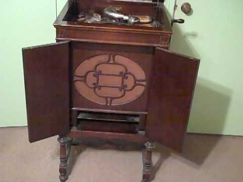 COTTON PICKERS TOMMY AND JIMMY DORSEY - KANSAS CITY KITTY - ROARING 20'S.MP4