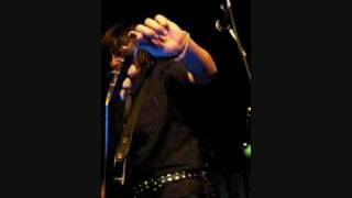 Amy Ray live St. Louis &quot;my guitar is freaking out&quot;