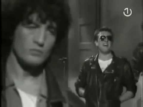 Vatreni Poljubac - Ne pitaj me Official (Audio Remaster )