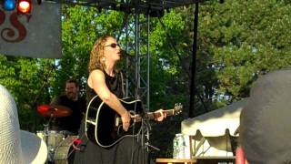 JOAN OSBORNE performing ANGEL FACE at Rochester Lilac Festival 2011 - VID00001