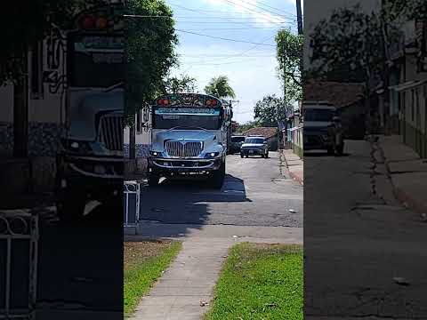 Bus Del Imperio Yajaira Con Ruta A San Miguel De Mercedes Del Imperio Yajaira De Chalatenango