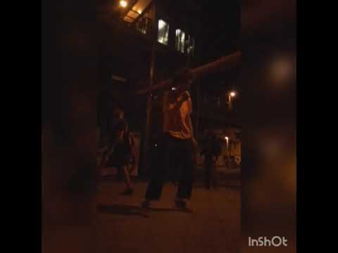 Chef is in da kitchen 🥡🐝