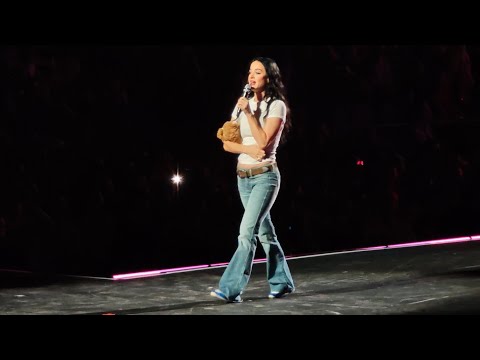 Katy Perry – Bandaids Live in THE LIFETIMES TOUR in Hangzhou China 2025