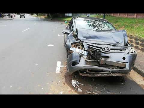 crash Black guys ran away from scene. crashed in the parking into a parked unimog truck🤣🤣