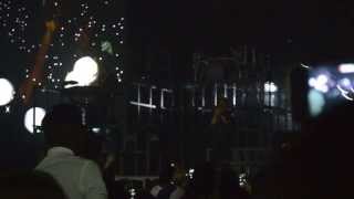 Jay Z Magna Carta Holy Grail Tour - Brooklyn Barclay's Center - "Forever Young"