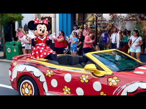 Mickey Mouse & Friends Parade at Hollywood Studios