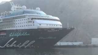 preview picture of video 'Ausflug Khasab Oman  Traditionelle Bootsfahrt durch die Fjordwelt 21'