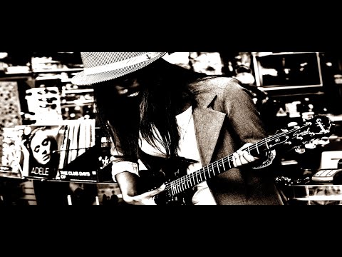 🌊💙 "Ocean Between Us" - Chris Shorooi | Soothing & Relaxing Ambient Music 🎧🧘‍♂️