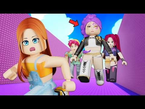 TUMAKBO AT NAGTAGO AKO SA MGA GIANT K-POP DEMON HUNTER | ROBLOX Don't get Crushed by Demon Hunter