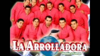 por una mujer bonita la arrolladora
