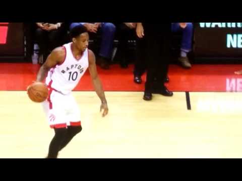 Derozan dunk on Thompson