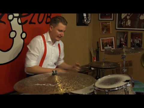 Trad. Old Merry Tale Jazzband plays "I've found a new Baby"