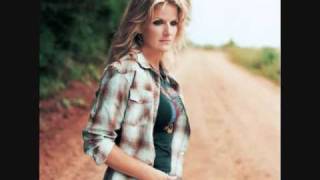 She&#39;s In Love With The Boy - Trisha Yearwood w/ Lyrics