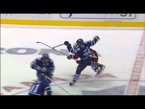 Matt Frattin drills Alexei Ponikarovsky [HD]