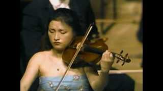 Kyung Wha Chung plays Bach Partita No.2 Sarabande