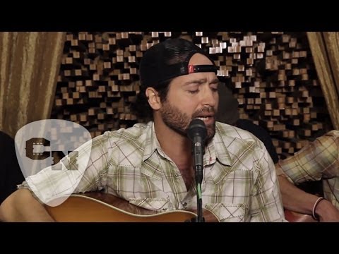 Josh Thompson - A Little Memory | Hear and Now | Country Now