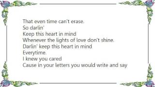 Bonnie Raitt - Keep This Heart in Mind Lyrics