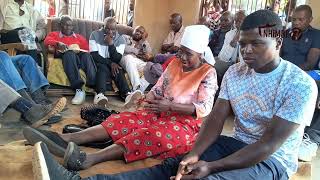 Download lagu Chief Chiduku - Mudzimai Onakirwa neChikomba Zvekusvika Pakunokora Tsoka yeMwana Wake. mp3 Download lagu Chief Chiduku - Mudzimai Onakirwa neChikomba Zvekusvika Pakunokora Tsoka yeMwana Wake. mp3