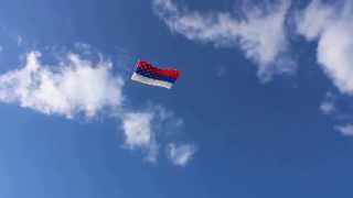 preview picture of video 'Российский флаг из воздушных шаров (Russian flag. Dubna)'