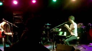 Jukebox the Ghost performing "Hold It In" in St. Louis on 6-26-10