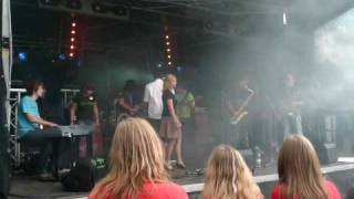 preview picture of video 'BrässKopp - Urgent (Gelnhausen Müllerwiese, 5.9.09 - Rock gegen Rechts)'
