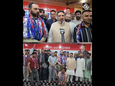 Educationalist Joins Apni Party in Baramulla.  Apni Party President #AltafBukhari​ welcomed the new entrant, describing the move as a major boost for the party's efforts to consolidate its base at the grassroots level and expand its influence across the Baramulla district.