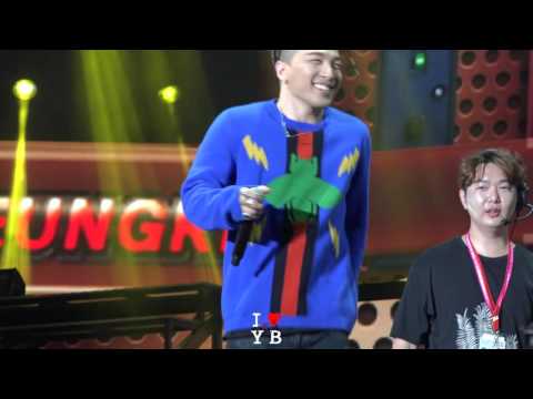 160721 TAEYANG - 허리줄다리기 게임 @ Zhongshan FM