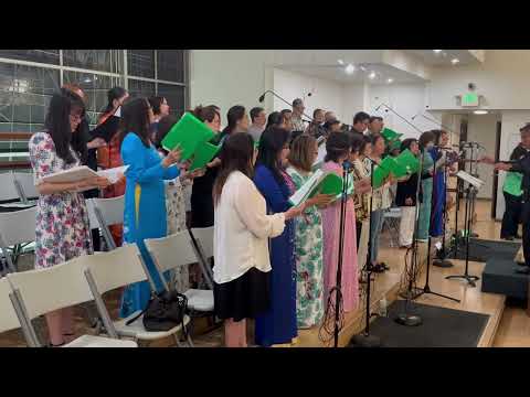 Thể hiện bởi Ca đoàn Việt Linh