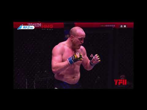 84kg: Yilizhati vs Maksim Lylov