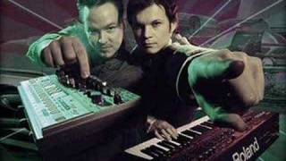 Ralph Novell - Wrong Love (Full alphazone remix)