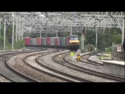 Freightliner Class 90 90048 - Rugeley Trent Valley - Wednesday 13th July 2011.