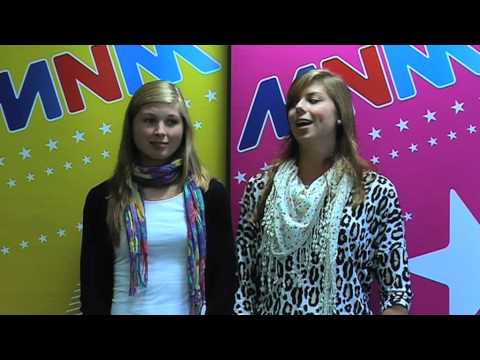 MNM: Nele en Lynn dé barmeisjes in Peter Live?