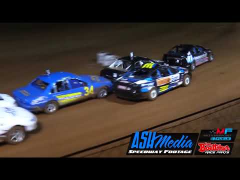 Production Sedans: Trying to Get a Heat Race Started - Maryborough Speedway