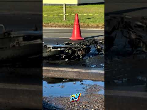 (( MOTO EM CHAMAS )) Motociclista MORRE em acidente a caminho do trabalho na SC-447 em Meleiro SC