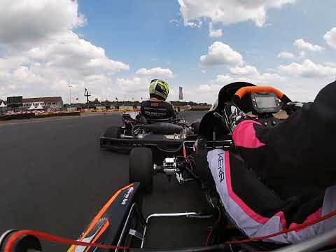 Senna nog  een dagje trainen op circuit park Berghem voor de kart4fun wedstrijd