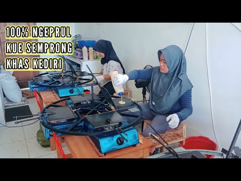 MAKING SEMPRONG/OPAK GAMBIR CAKES USING A ROTARY MOLD #semprongcakes #opakgambir #recipe