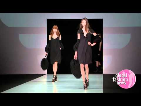 Emporio Armani Fall / Winter 2011 Women's Runway Show | Global Fashion News