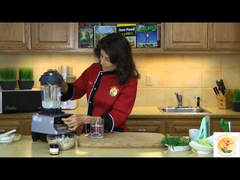 Raw Food Recipe: How to make Zucchini Pasta with Alfredo Sauce