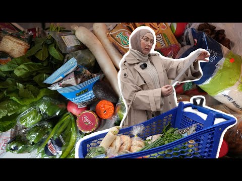 Wocheneinkauf einer Großfamilie im Türkischen Supermarkt