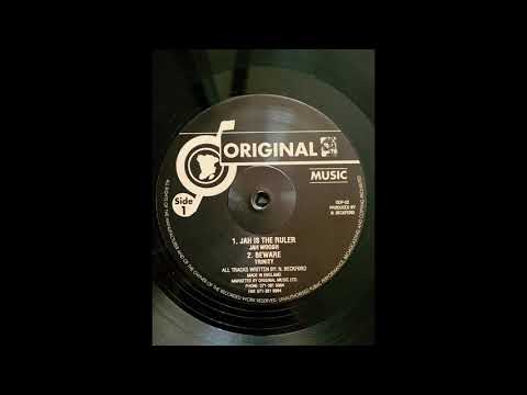 Jah Woosh - Jah Is The Ruler + Version ( heavyweight roots )