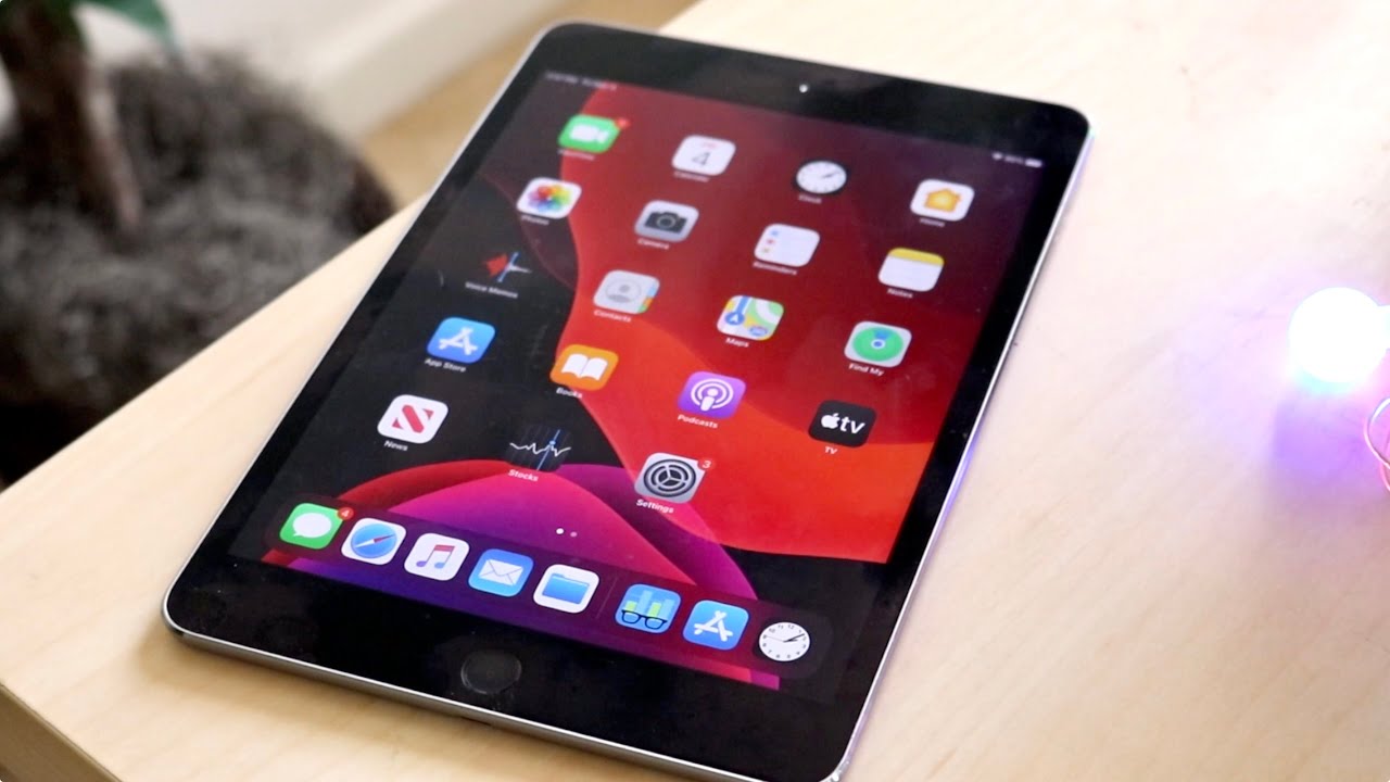 iPad Mini 4 In Late 2020! (Still Worth It?) (Review)