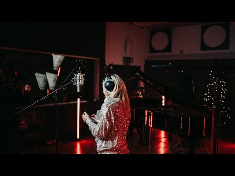 Paige Turley - Happy Xmas (War Is Over) Live